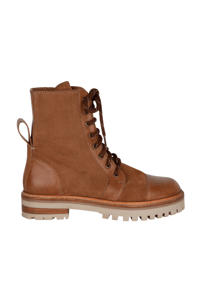 Adventure Boot