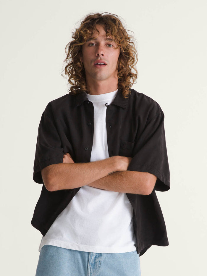 Camisa M/C Hombre Van Doren Tencel Che Negro Vans
