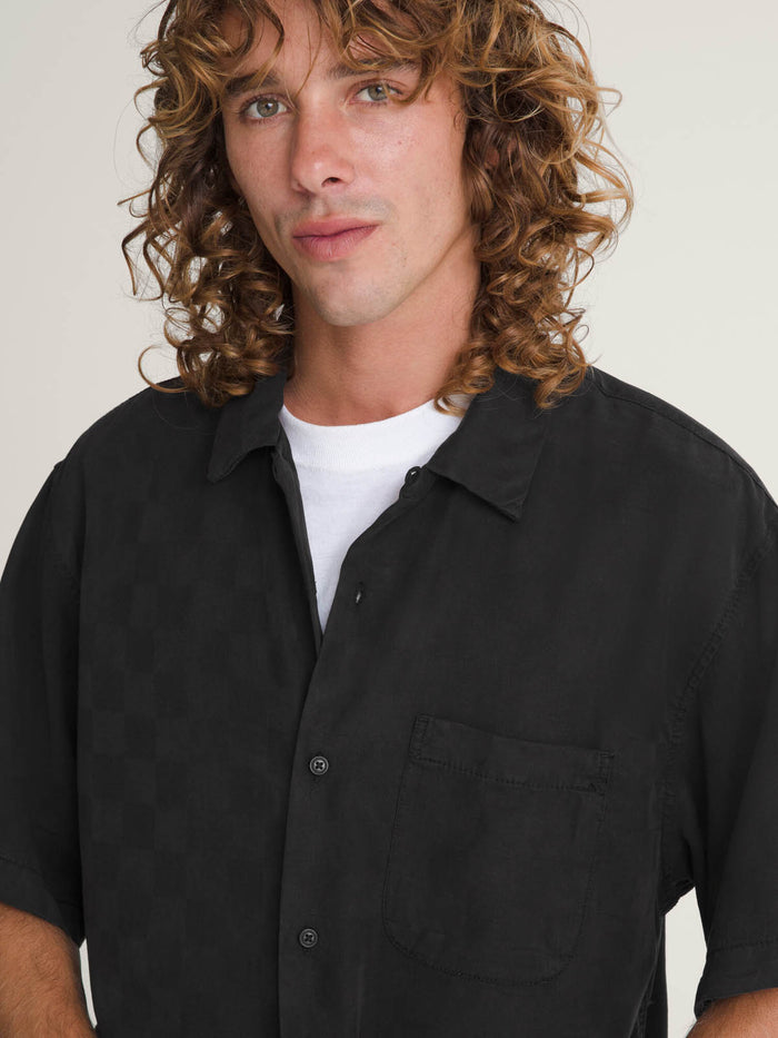 Camisa M/C Hombre Van Doren Tencel Che Negro Vans