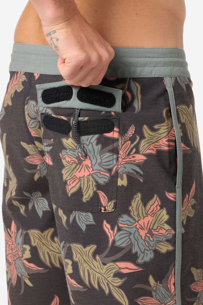 Cruzer Scallop 18" Boardshorts - Black | O'Neill