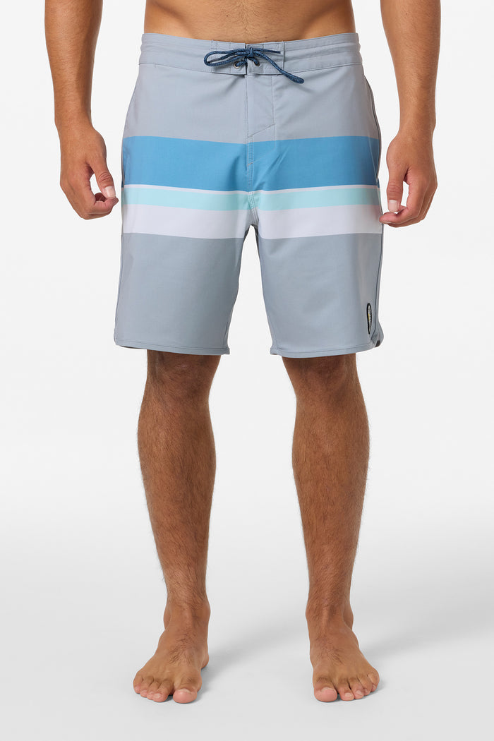 Cruzer Stripe Scallop 18" Boardshorts - Lght Gry2 | O'Neill
