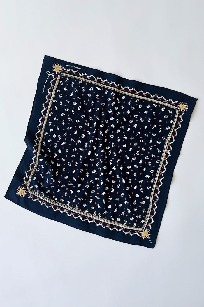 Daisies Bandana with Embroidery