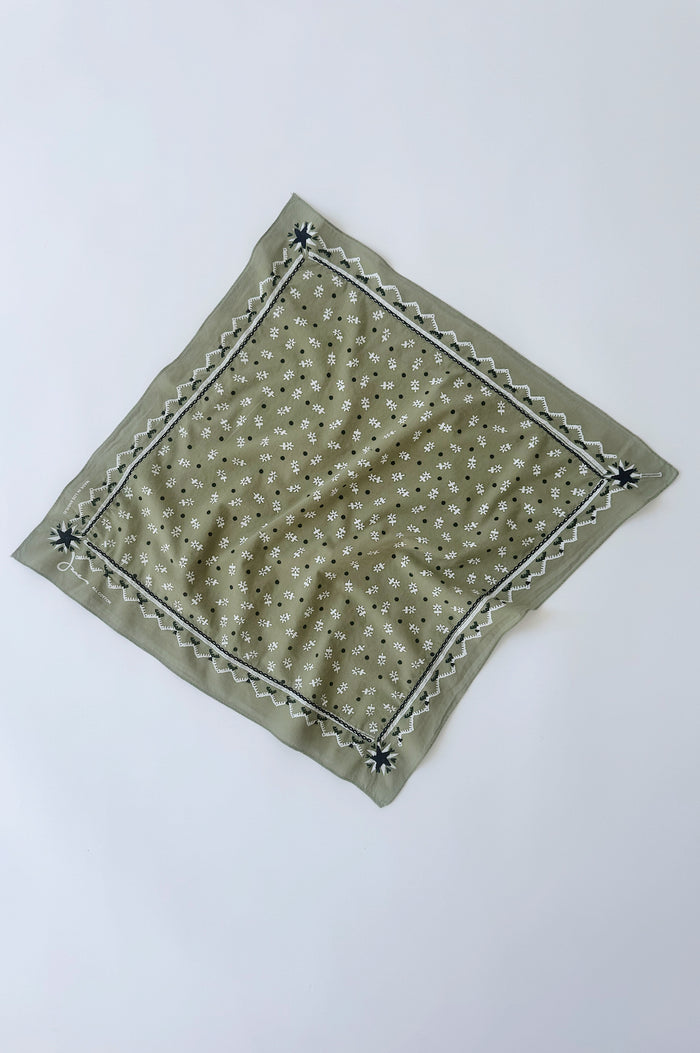 Daisies Bandana with Embroidery
