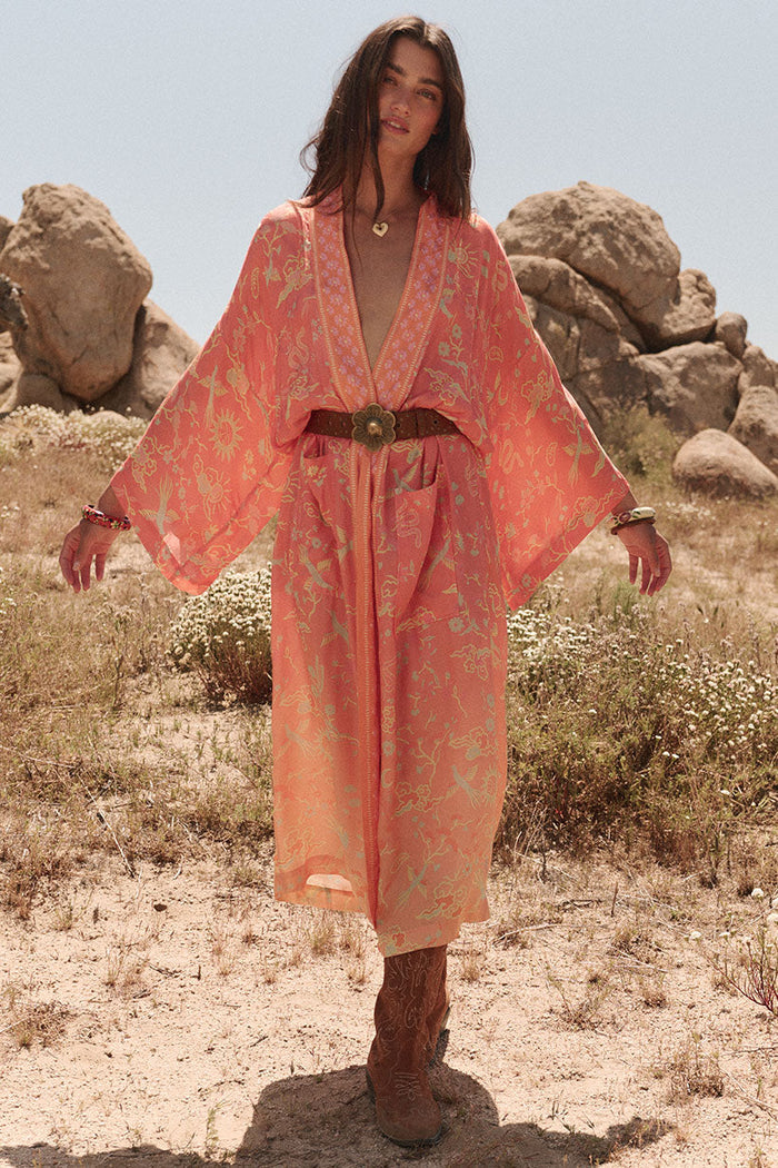Spell-DesertBanditaMaxiRobe-Sunset-4864_668897ee-4e7e-4913-bb00-c7aef7821dda.jpg