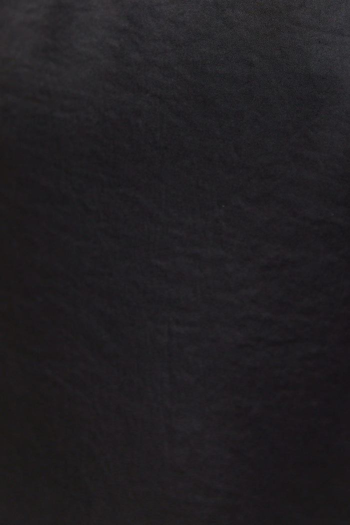 Close-up of a black fabric texture
col_pattern