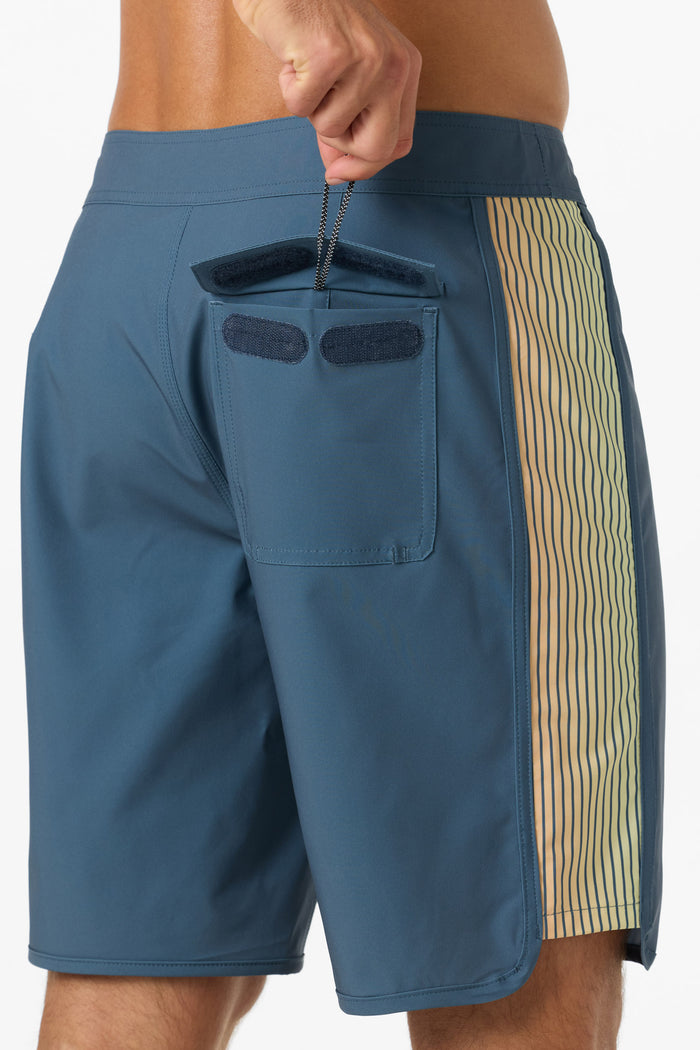 Hyperfreak Blindside Scallop 19" Boardshorts - Dark Slate | O'Neill