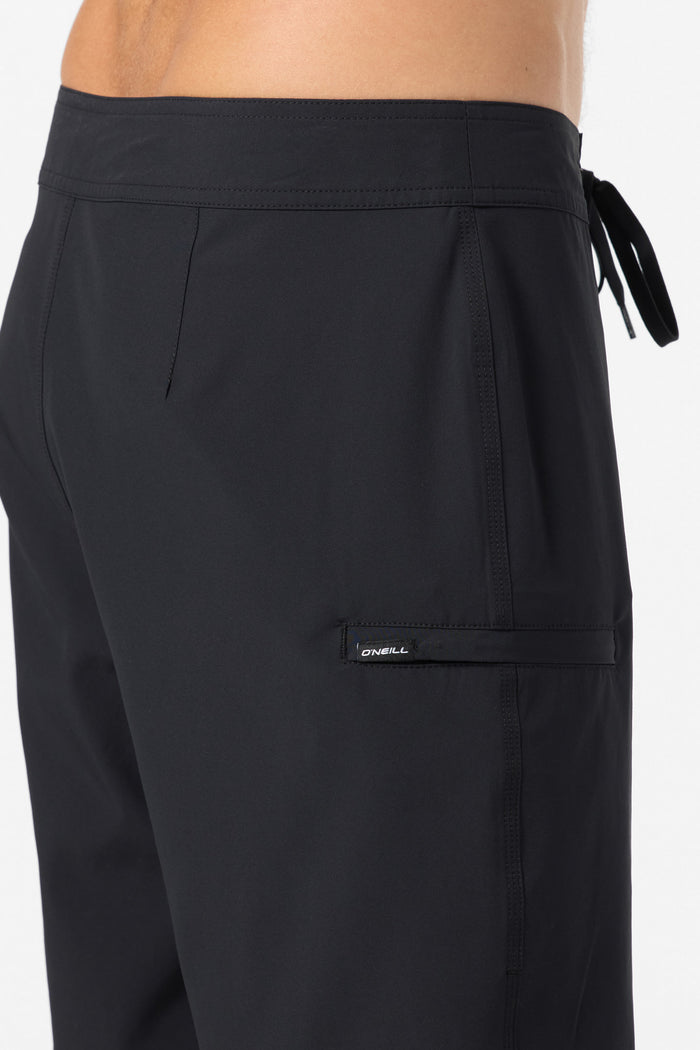 Hyperfreak Heat Solid 19" Boardshorts - Black | O'Neill