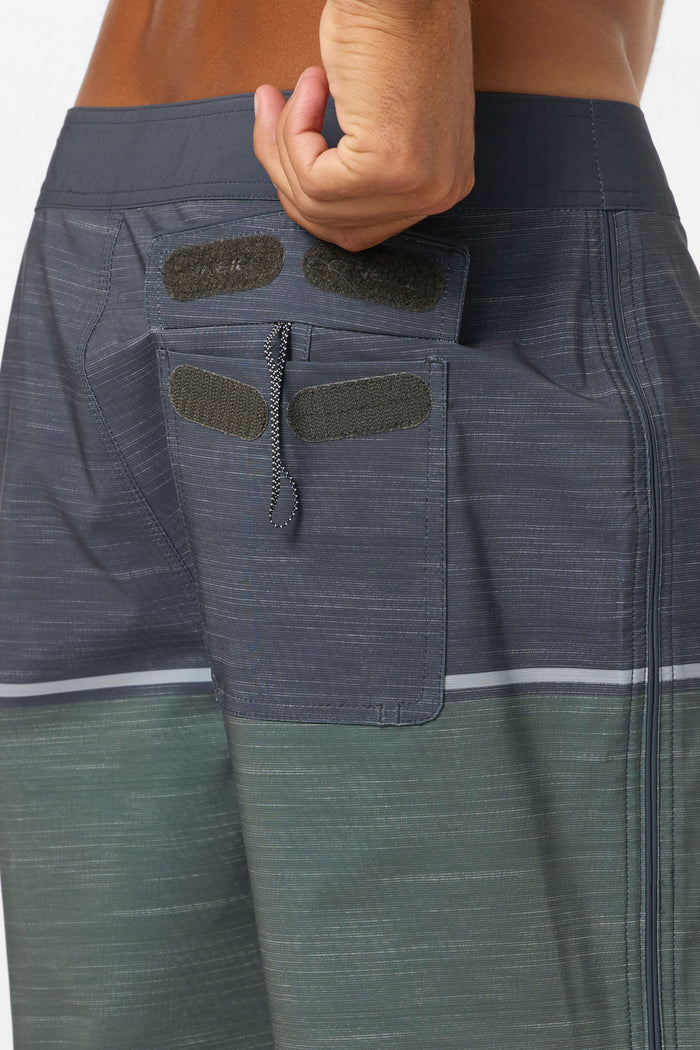Hyperfreak Mysto Block Scallop 19" Boardshorts - Dark Olive | O'Neill