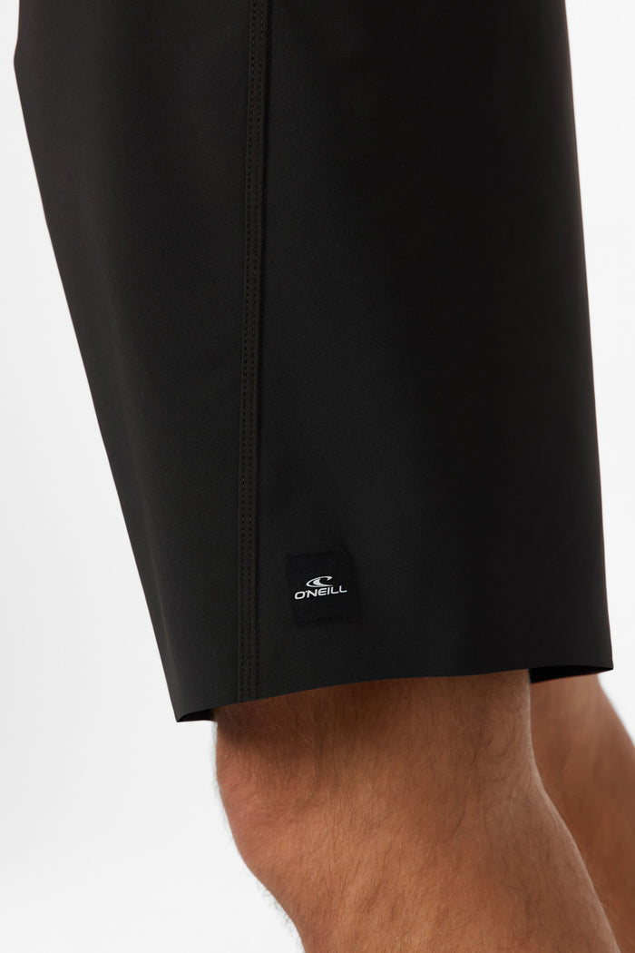 Hyperfreak Tech Solid 19" Boardshorts - Black | O'Neill
