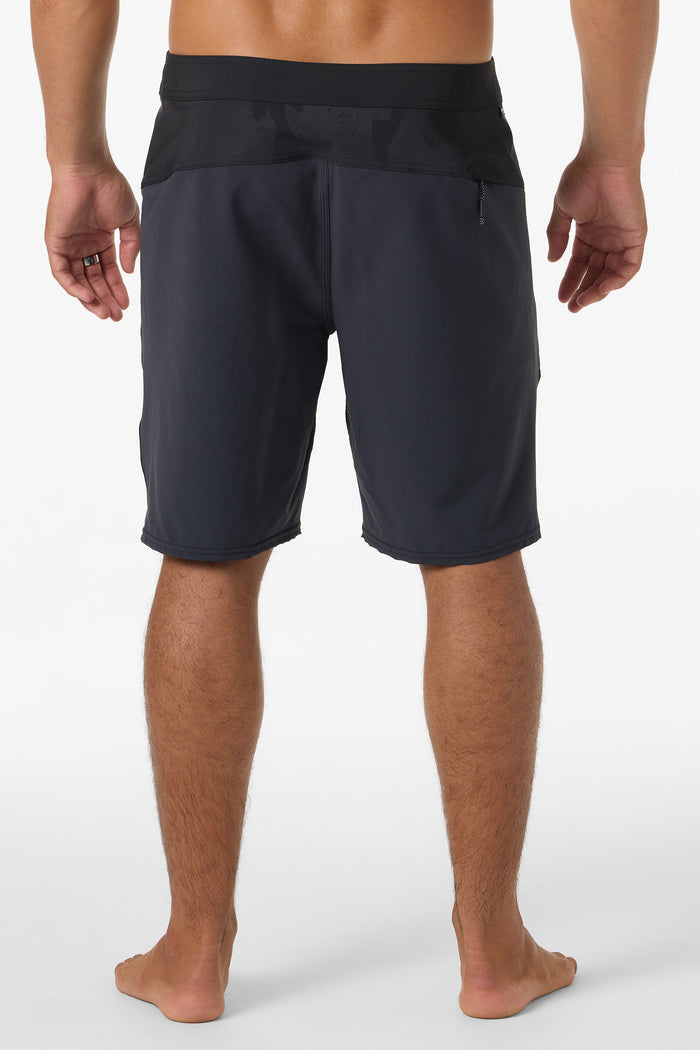 Hyperfreak TRVLR Tech Enduro 19" Boardshorts - Black | O'Neill
