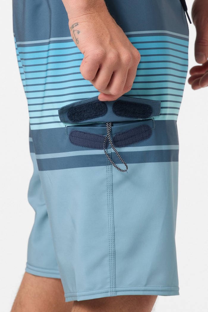 Lennox Stripe 21" Boardshorts - Lead | O'Neill