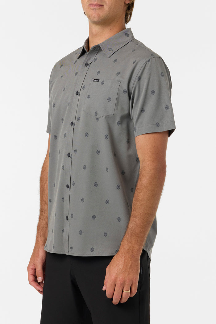 Light Check Geo Standard Fit Shirt - Gargoyle | O'Neill