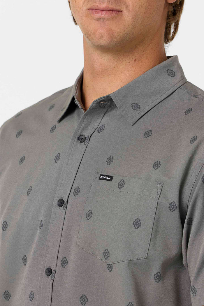 Light Check Geo Standard Fit Shirt - Gargoyle | O'Neill