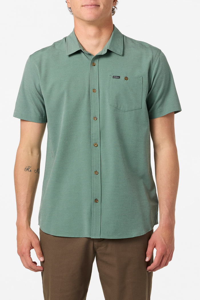 Light Check Hybrid Standard Fit Shirt - Cilantro | O'Neill