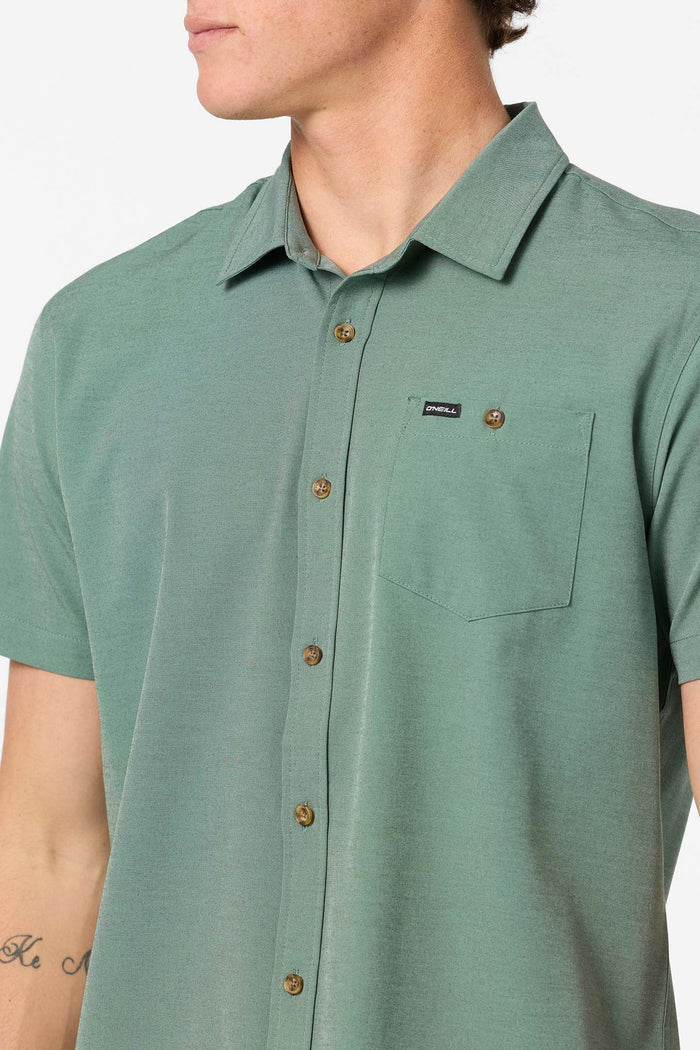 Light Check Hybrid Standard Fit Shirt - Cilantro | O'Neill
