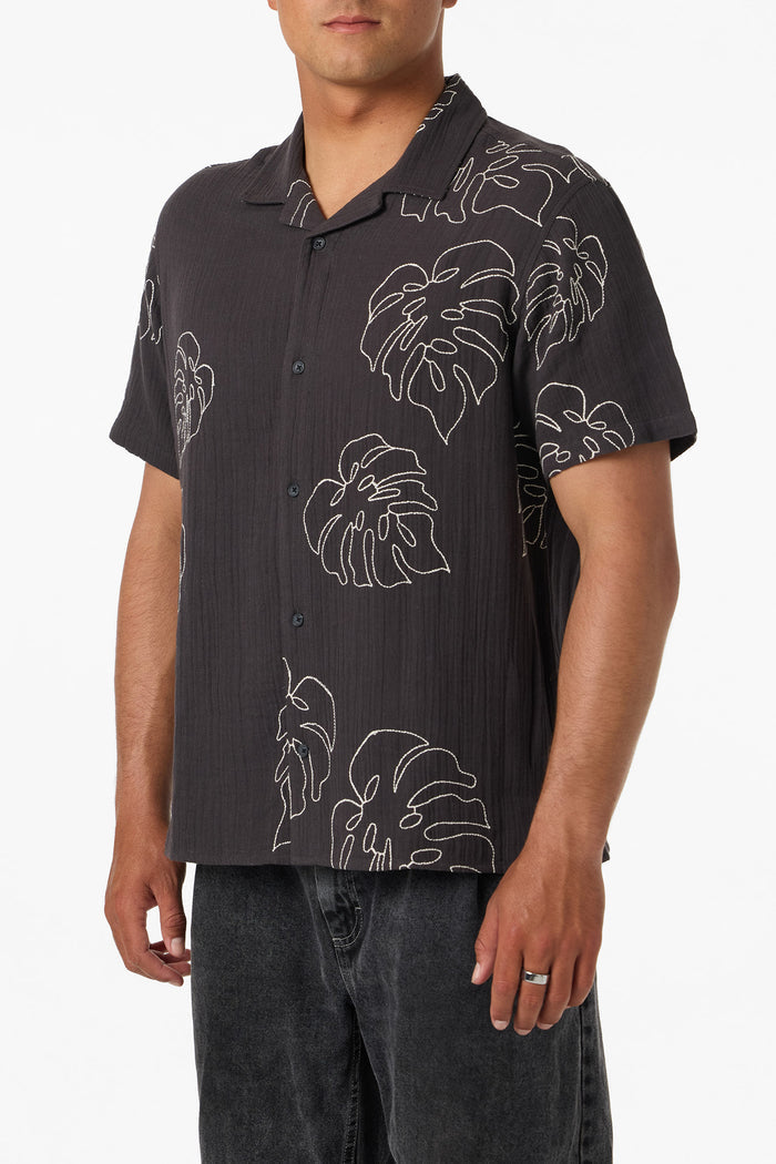 Pipeline Rodeo Monstera Shirt - Phantom | O'Neill