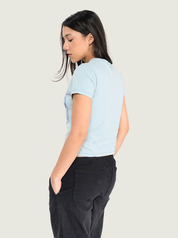 Polera M/C Mujer Sano Baby Tee Celeste Vans