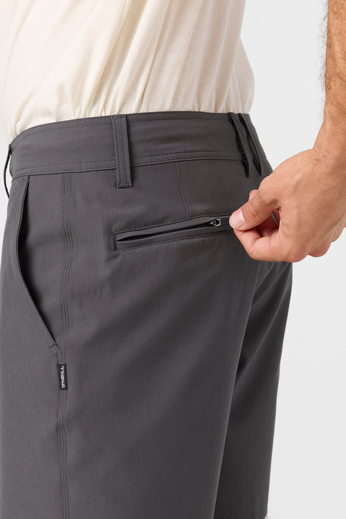 Reserve Solid 17" Hybrid Shorts - Graphite | O'Neill