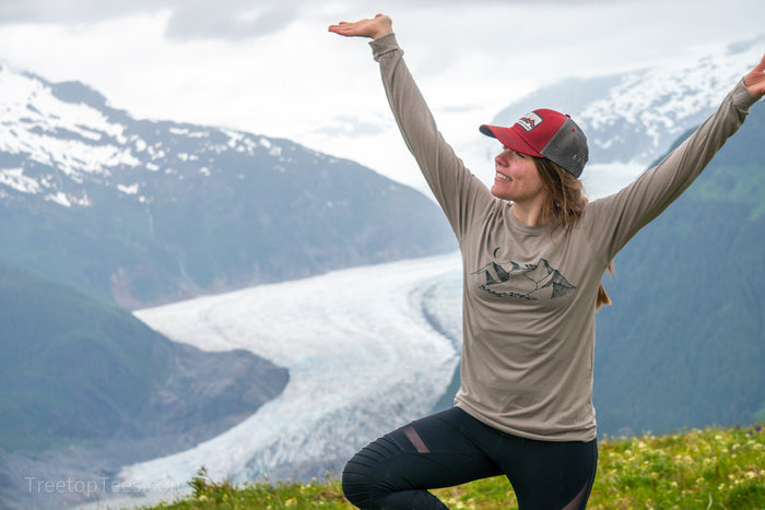 Retro baseball cap in front of the glacier