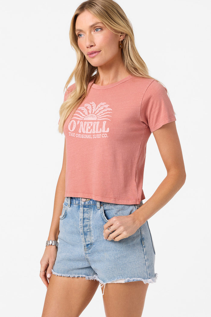 Throne Fitted Tee - Canyon Rose | O'Neill