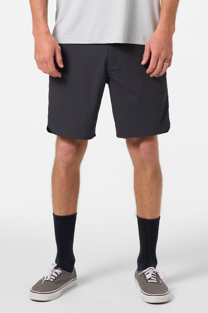 TRVLR Halfback 18" Hybrid Shorts - Phantom | O'Neill
