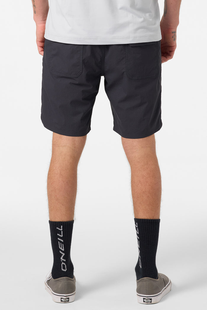 TRVLR Halfback 18" Hybrid Shorts - Phantom | O'Neill