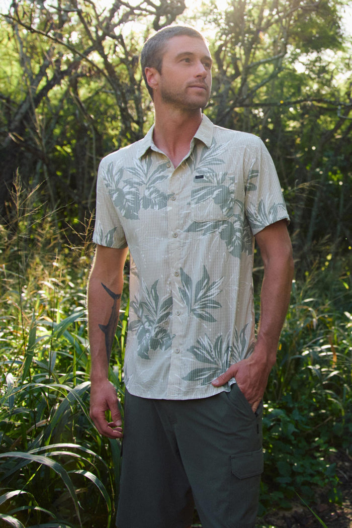 TRVLR Perforated Printed Standard Fit Shirt - Lt Khaki | O'Neill