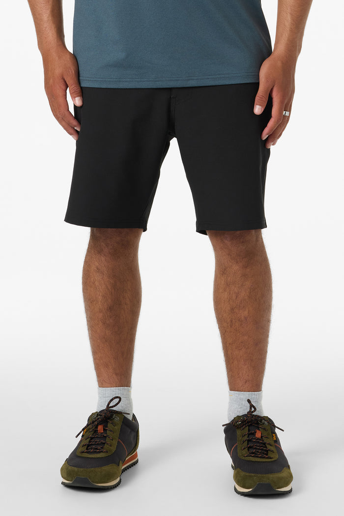 TRVLR Recon 18" Hybrid Shorts - Black | O'Neill