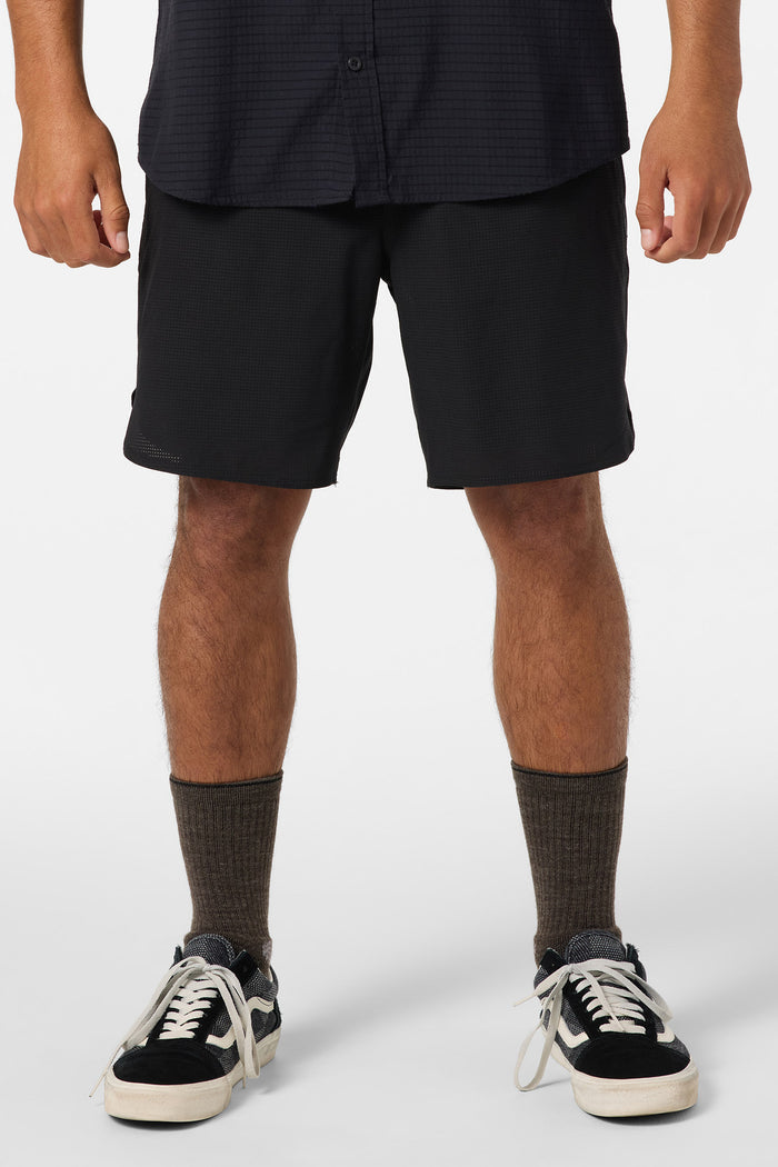 TRVLR Tech Lined 17" Hybrid Shorts - Black | O'Neill