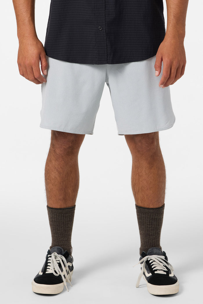 TRVLR Tech Lined 17" Hybrid Shorts - High-Rise | O'Neill