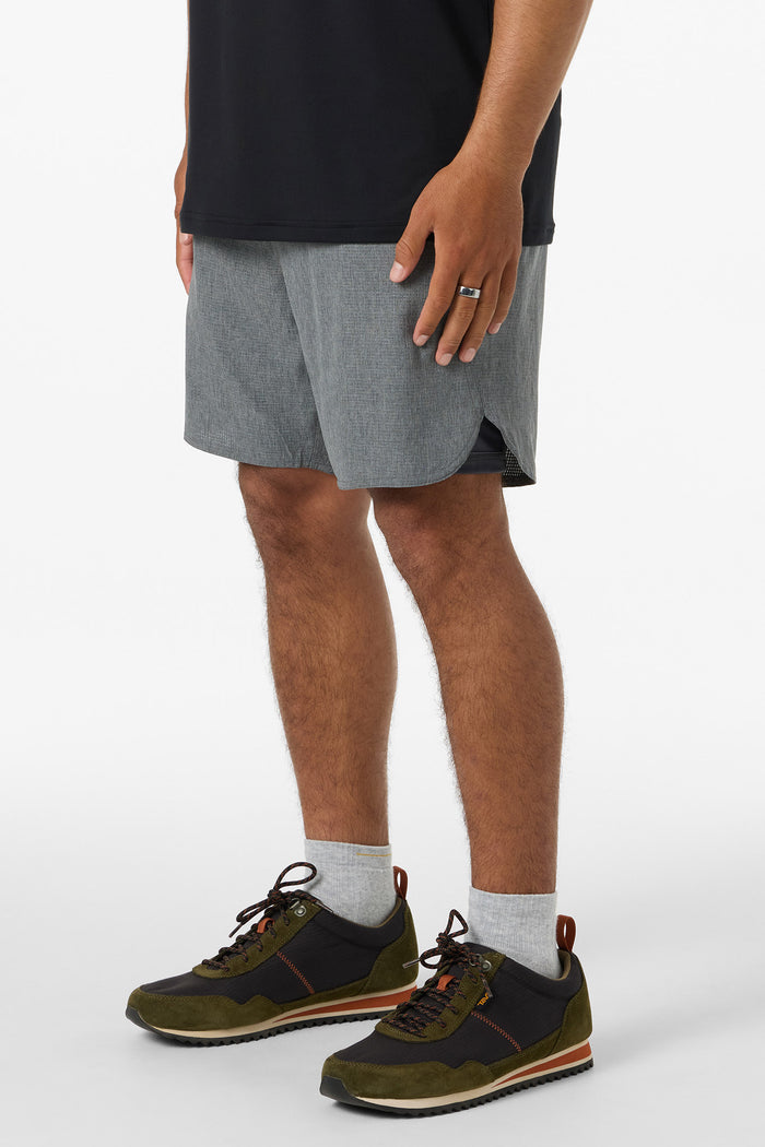 TRVLR Tech Lined 17" Hybrid Shorts - Hthr Dark Shadow | O'Neill