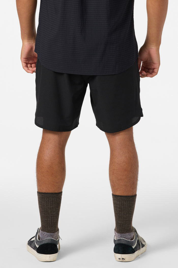 TRVLR Tech Lined 17" Hybrid Shorts - Black | O'Neill