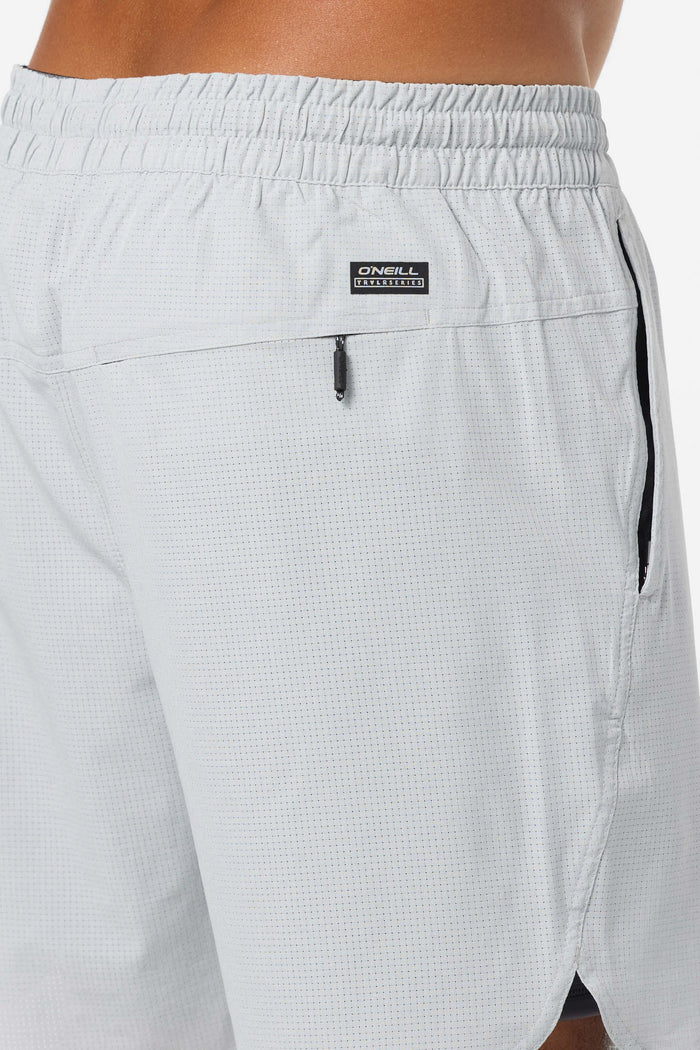 TRVLR Tech Lined 17" Hybrid Shorts - High-Rise | O'Neill