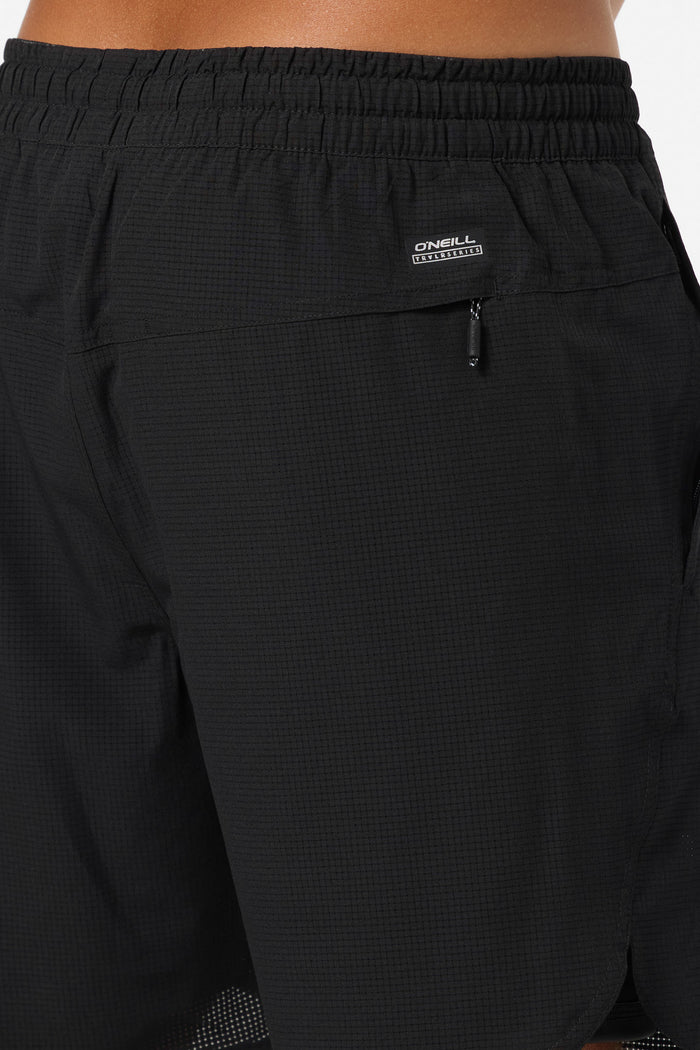 TRVLR Tech Lined 17" Hybrid Shorts - Black | O'Neill