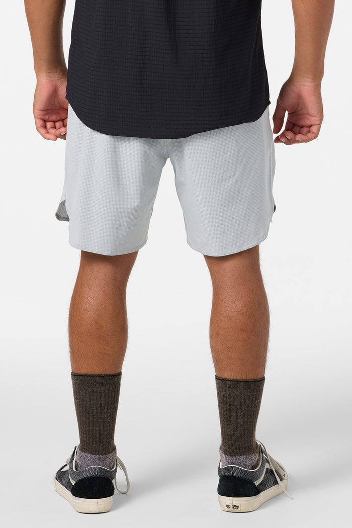 TRVLR Tech Lined 17" Hybrid Shorts - High-Rise | O'Neill
