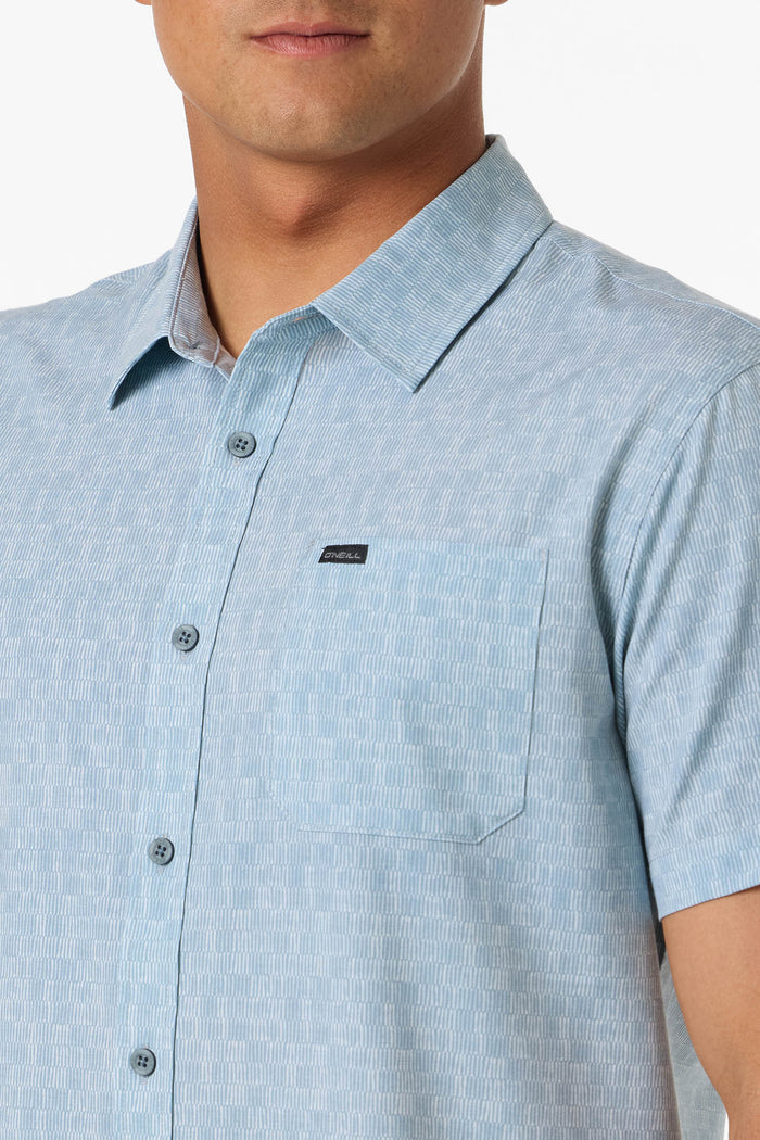 TRVLR UPF Standard Fit Shirt - Lead | O'Neill