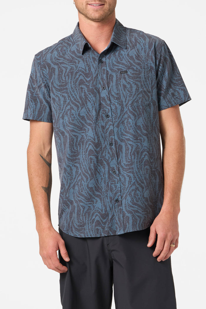 TRVLR UPF Traverse Standard Fit Shirt - Dark Shadow | O'Neill