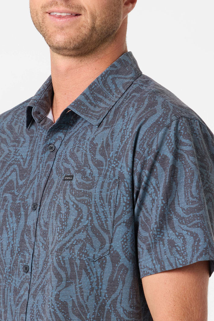 TRVLR UPF Traverse Standard Fit Shirt - Dark Shadow | O'Neill