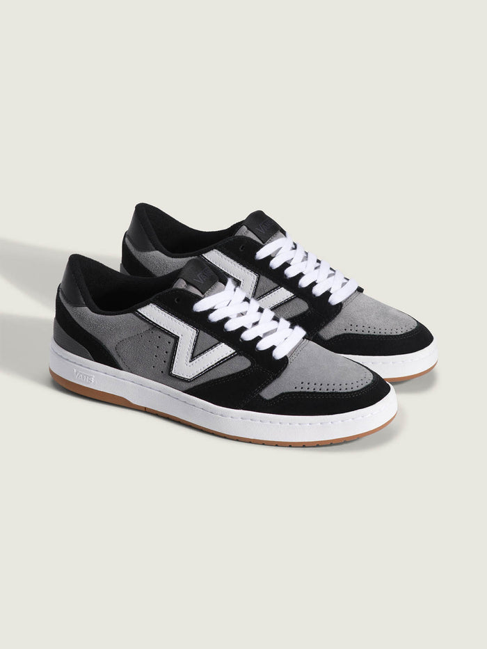 Zapatilla Adulto Lowland 2.0 Negro Vans