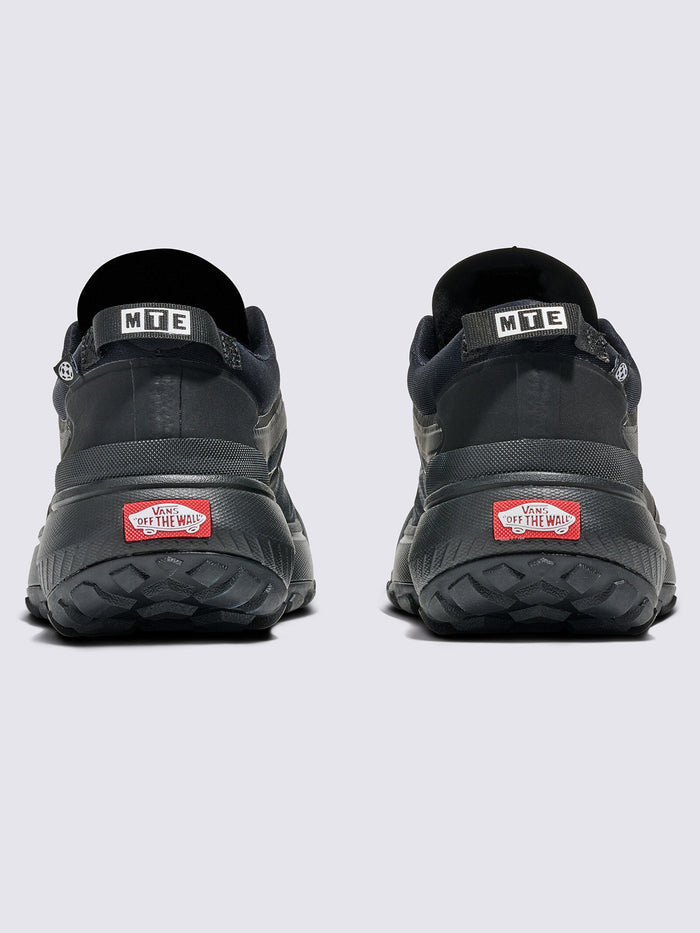 Zapatilla Adulto MTE Crosspath Negro Vans